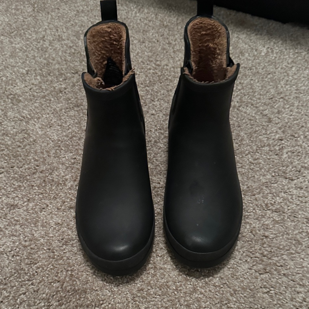 Chooka Black Fleece-Lined Mules